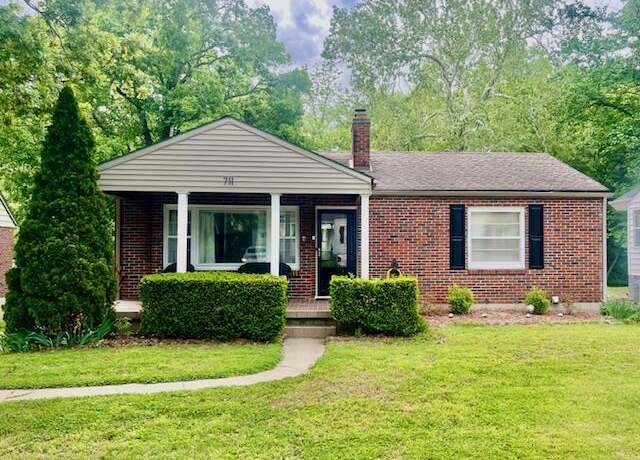 Property at 711 Cardinal St, Jefferson City, MO 65101, 2 beds, 1 bath