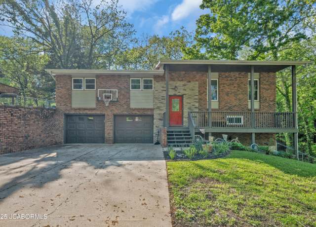 Property at 625 Shawn Dr, Jefferson City, MO 65109, 3 beds, 3 baths