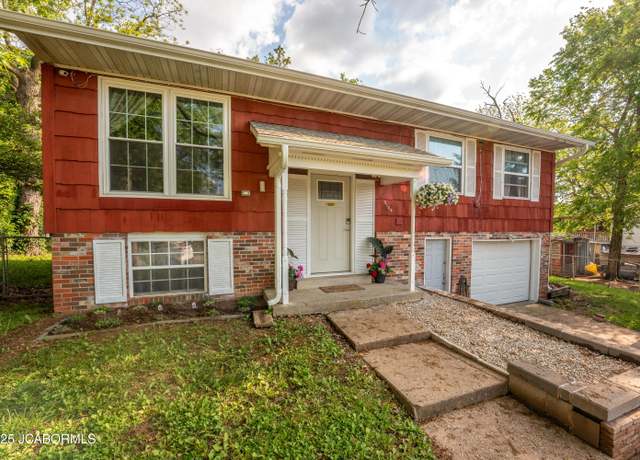 Property at 5104 Woodway Dr, Jefferson City, MO 65109, 3 beds, 2 baths