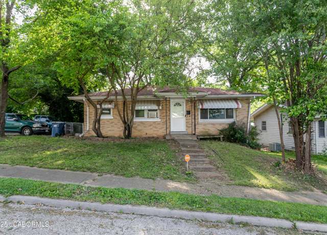 Property at 605 Michigan St, Jefferson City, MO 65109, 2 beds, 1.5 baths