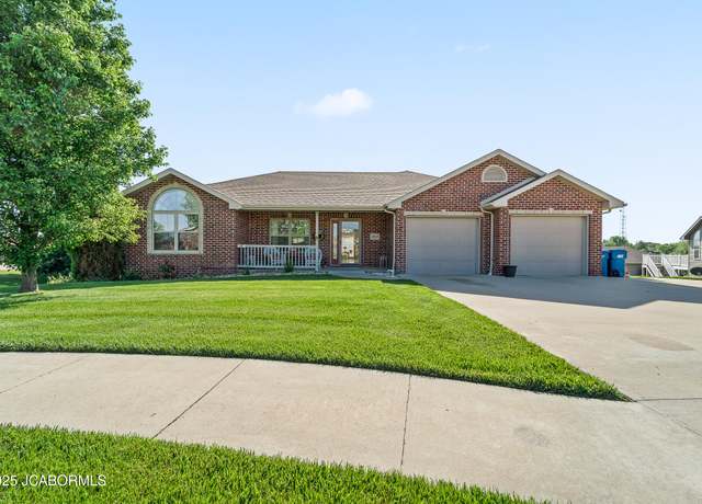 Property at 1913 Wyatt Ct, Jefferson City, MO 65109, 4 beds, 3 baths