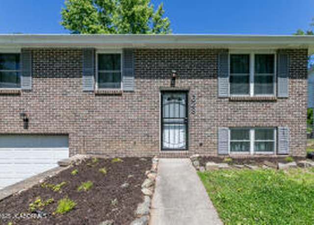 Property at 1628 Starlite Dr, Jefferson City, MO 65109, 4 beds, 2 baths