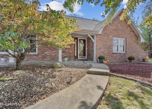 Property at 1817 Tanner Bridge Rd, Jefferson City, MO 65101, 3 beds, 3 baths