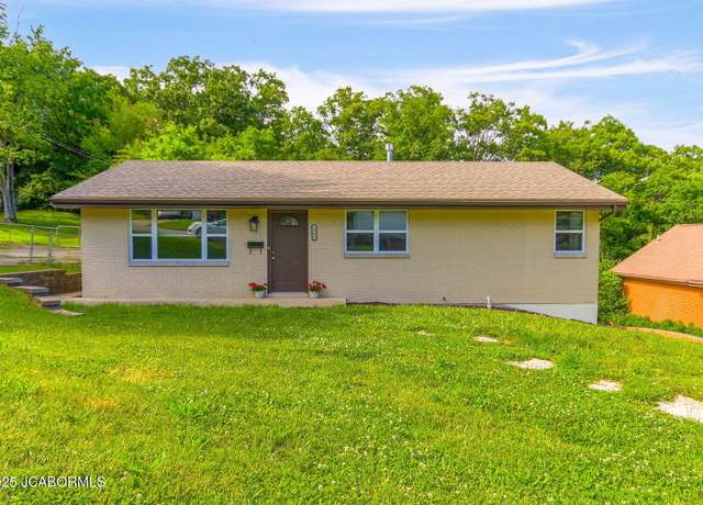 Property at 1906 Swifts Hwy, Jefferson City, MO 65109, 3 beds, 1.5 baths