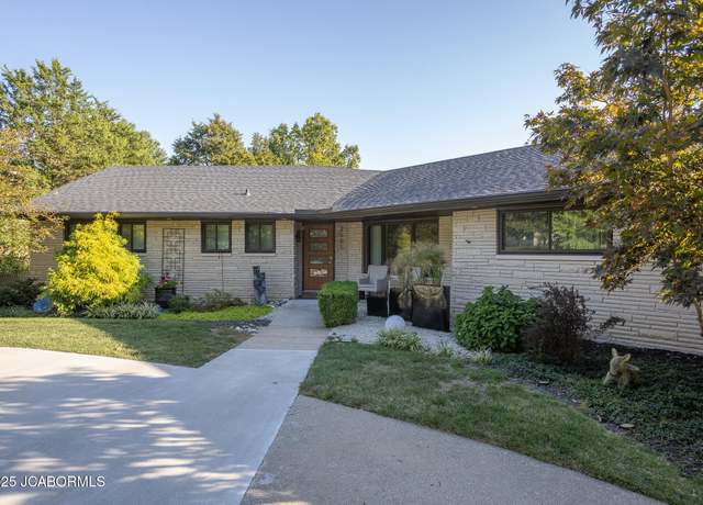 Property at 2505 E Schellridge Rd, Jefferson City, MO 65109, 5 beds, 3.5 baths