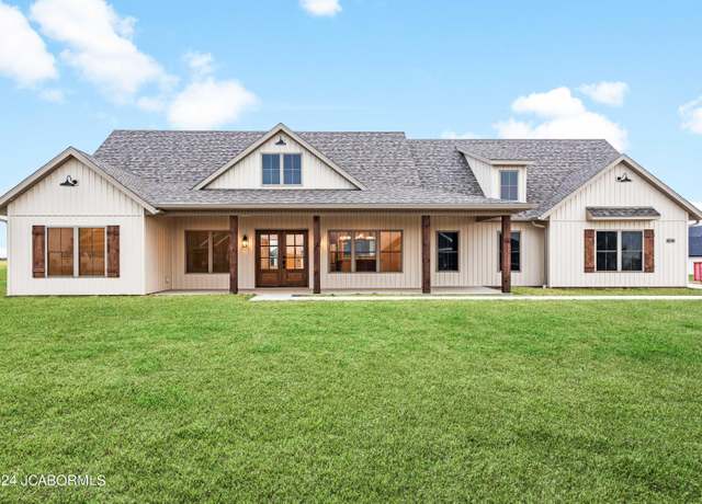 Property at 5923 Falcon Crest Ln, Jefferson City, MO 65101, 3 beds, 2 baths
