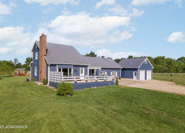 Property at 6733 Rocking Horse Ln, Fulton, MO 65251, 3 beds, 2 baths