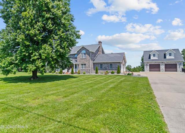 Property at 3306 Rock Ridge Rd, Jefferson City, MO 65109, 4 beds, 3.5 baths