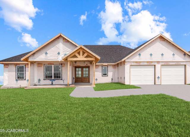 Property at 210 Pioneer Trail Dr, Jefferson City, MO 65109, 4 beds, 2 baths