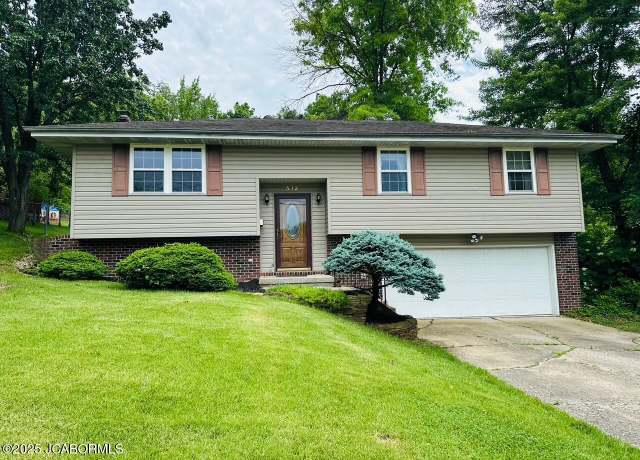 Property at 512 Mesa Ave, Jefferson City, MO 65101, 3 beds, 2.5 baths
