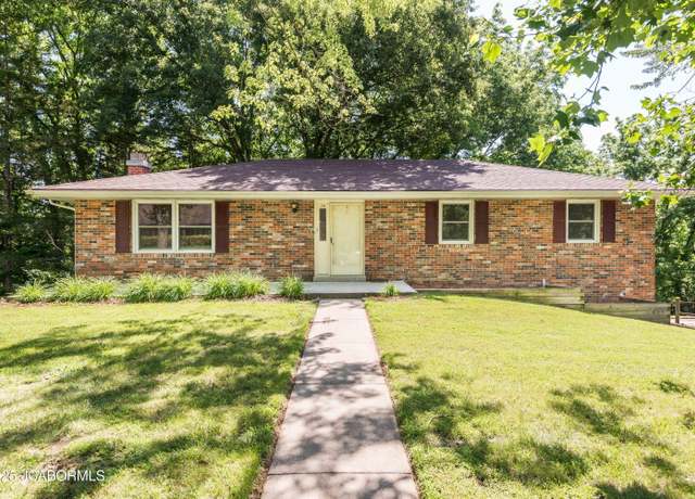 Property at 205 Woodridge Dr, Jefferson City, MO 65101, 3 beds, 2 baths
