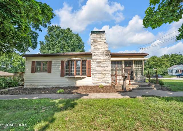 Property at 1902 Green Berry Rd, Jefferson City, MO 65101, 2 beds, 2 baths