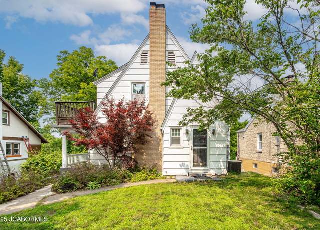 Property at 1722 Green Berry Rd, Jefferson City, MO 65101, 2 beds, 1.5 baths