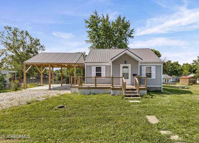 Property at 818 High St, Fulton, MO 65251, 2 beds, 1 bath