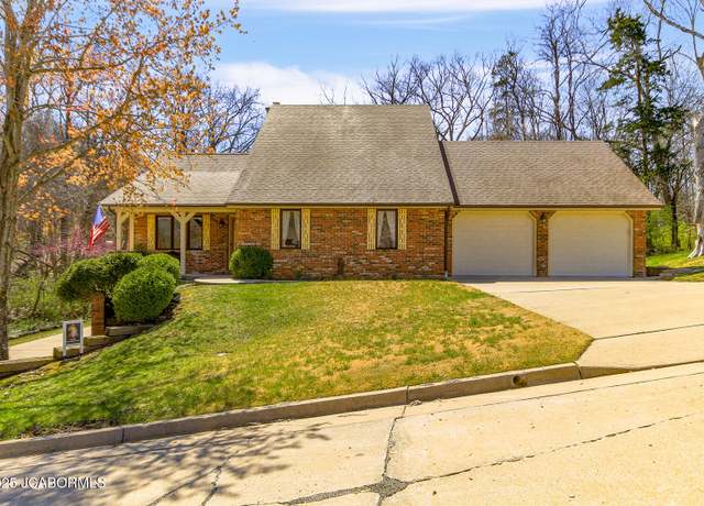 Property at 2016 Wooded Lane Rd, Jefferson City, MO 65101, 4 beds, 2.5 baths