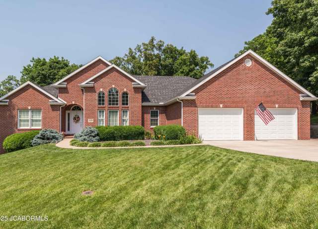 Property at 3220 Winchester Ct, Jefferson City, MO 65109, 5 beds, 3 baths