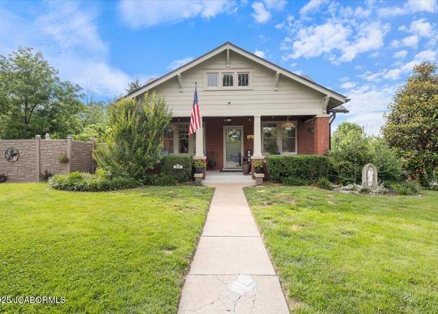 Property at 912 Adams St. St, Jefferson City, MO 65101, 4 beds, 2 baths