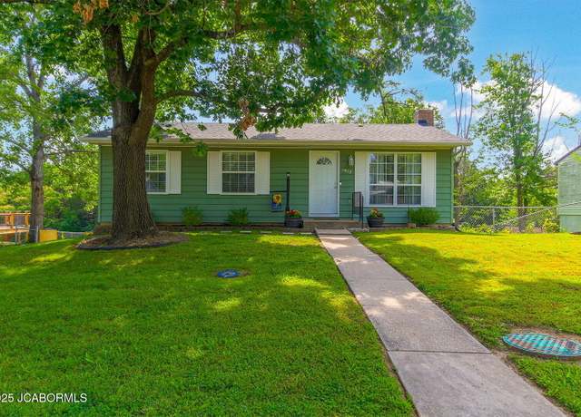 Property at 1913 Rolling Hills Dr, Jefferson City, MO 65109, 3 beds, 2 baths