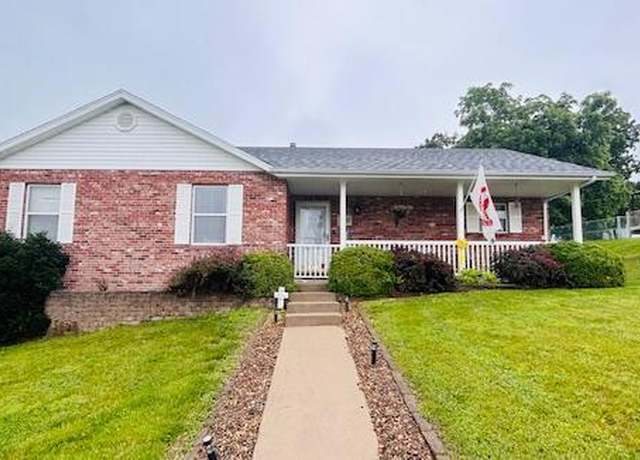 Property at 2003 York Dr, Jefferson City, MO 65109, 3 beds, 3 baths