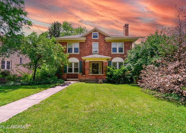 Property at 1102 Vineyard Sq, Jefferson City, MO 65101, 4 beds, 3.5 baths
