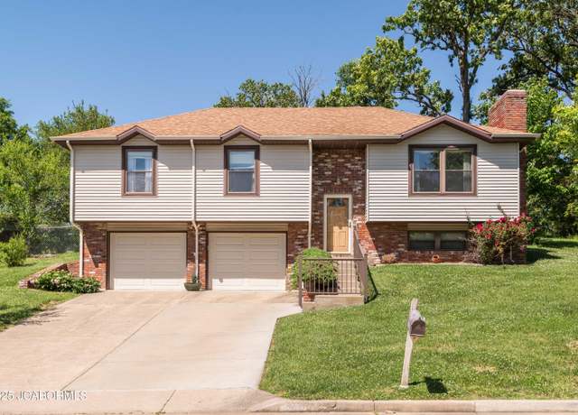 Property at 2304 Colonial Hills Rd, Jefferson City, MO 65109, 3 beds, 2.5 baths