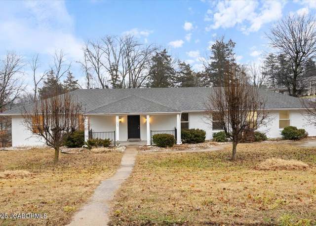 Property at 343 Fox Creek Rd, Jefferson City, MO 65109, 5 beds, 3 baths