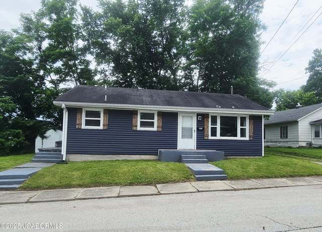 Property at 402 W 9th St, Fulton, MO 65251, 3 beds, 1 bath