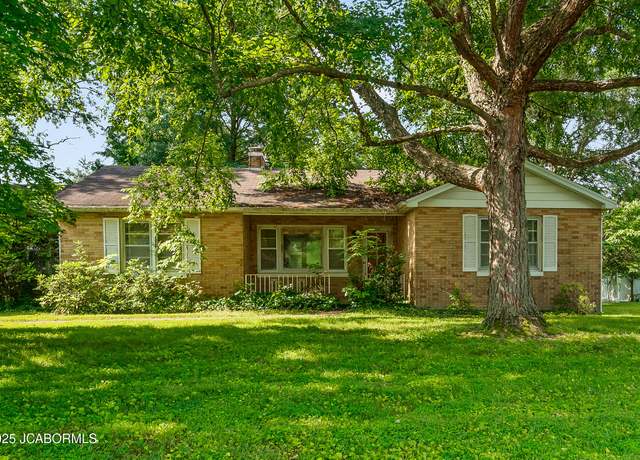 Property at 2122 ST Louis Rd, Jefferson City, MO 65101, 3 beds, 2 baths