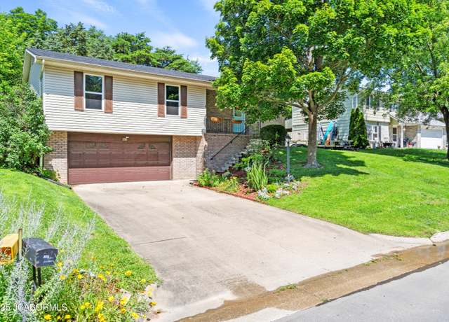 Property at 116 Arden Dr, Jefferson City, MO 65109, 3 beds, 2.5 baths