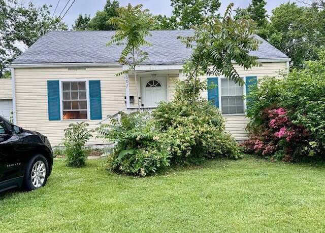 Property at 607 Independence St, Columbia, MO 65203, 2 beds, 1 bath