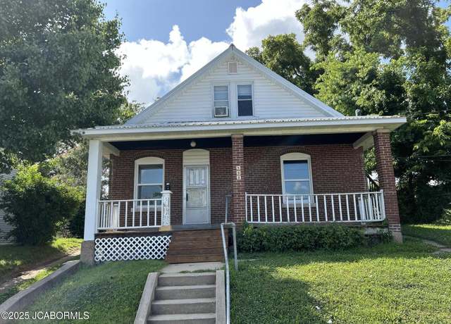 Property at 804 Jackson St, Jefferson City, MO 65101