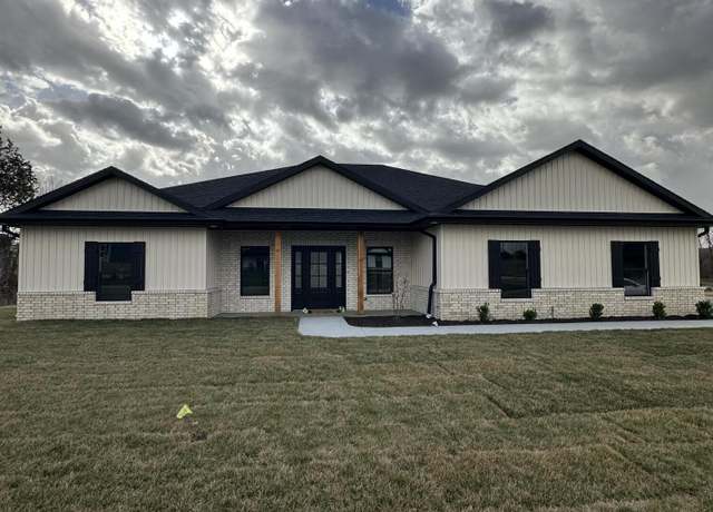Property at 1522 Summerfield Dr, Jefferson City, MO 65109, 3 beds, 2 baths