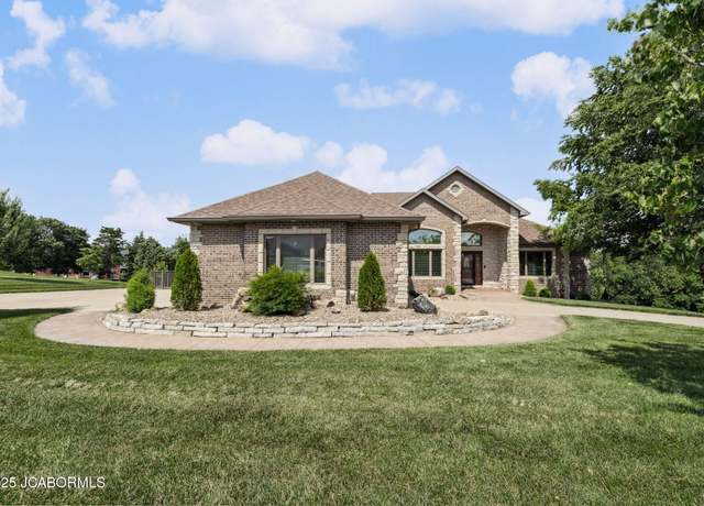 Property at 829 Sherwood Dr, Jefferson City, MO 65109, 5 beds, 5.5 baths