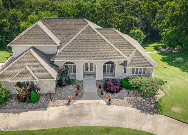 Property at 121 Highland Waye, Jefferson City, MO 65101, 5 beds, 6.5 baths