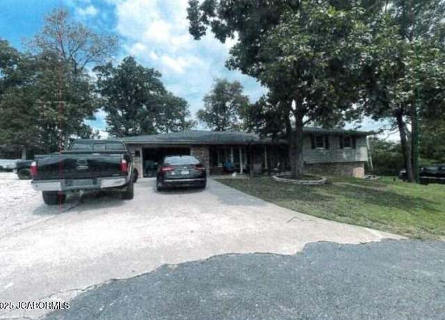 Property at 2923 S Country Club Dr, Jefferson City, MO 65109, 3 beds, 2 baths