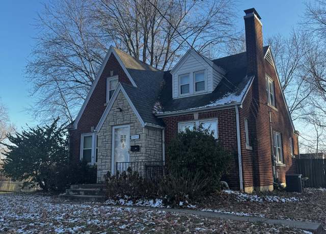 Property at 1915 Chicago Rd, Jefferson City, MO 65109, 3 beds, 2 baths