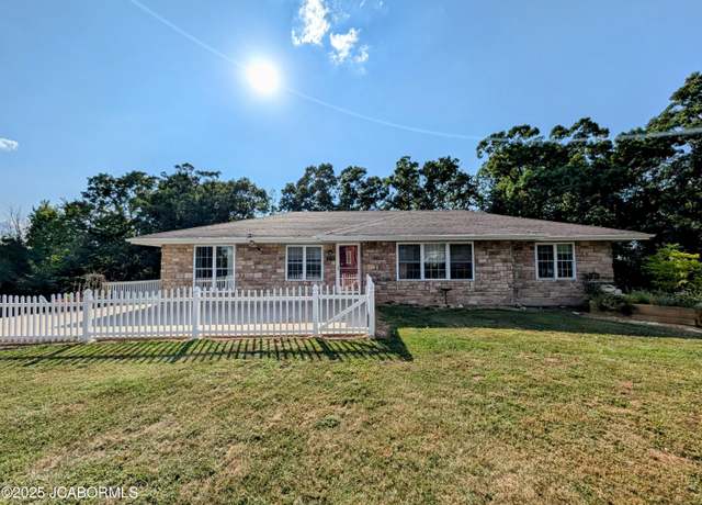 Property at 3036 Southwood Hills Rd, Jefferson City, MO 65101, 5 beds, 3 baths