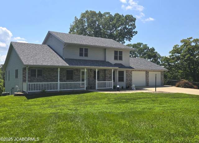 Property at 744 Brentwood Ln, Holts Summit, MO 65043, 3 beds, 2.5 baths