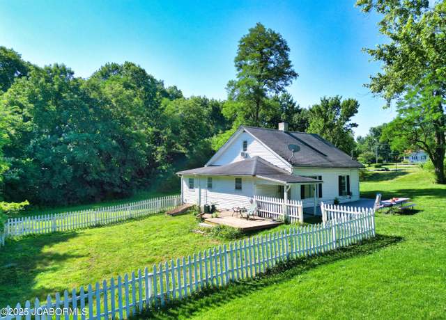 Property at 1318 W 7th St, Fulton, MO 65251, 3 beds, 1 bath
