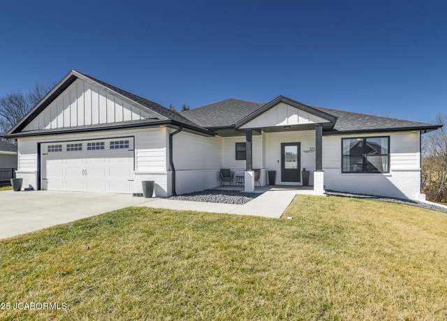 Property at 375 Davis Ct, Holts Summit, MO 65043, 3 beds, 2 baths