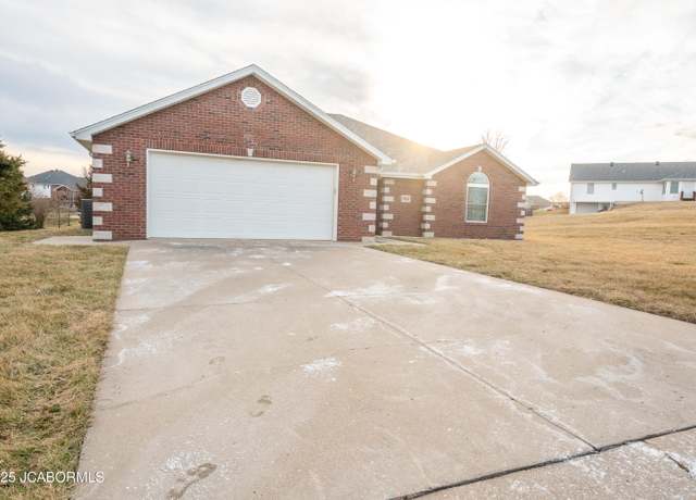 Property at 7015 Spring Park Dr, Jefferson City, MO 65109, 3 beds, 2 baths