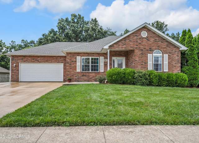 Property at 208 Renee Dr, Ashland, MO 65010, 5 beds, 3 baths