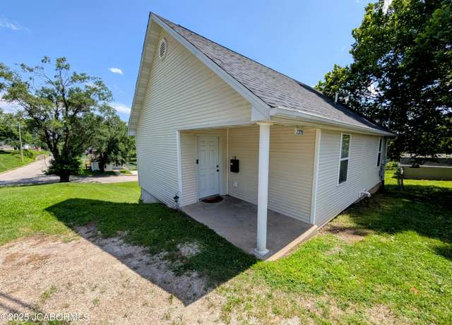 Property at 1326 Riverside Dr, Jefferson City, MO 65101, 2 beds, 1 bath