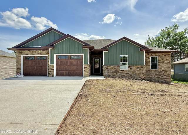 Property at 5519 Kenview Dr, Jefferson City, MO 65109, 5 beds, 3 baths