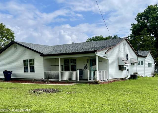 Property at 508 S Poplar St, Chamois, MO 65024, 3 beds, 2 baths