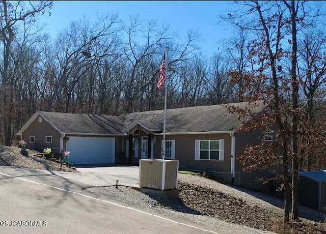 Property at 68 Maplewood Ct, Lake Ozark, MO 65049, 3 beds, 2.5 baths