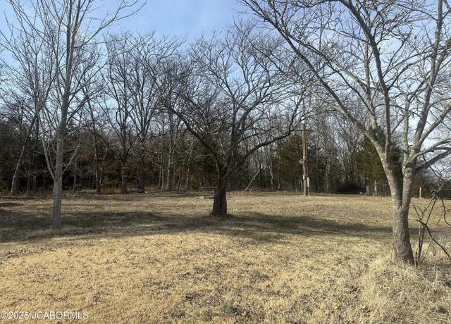 Property at 28 Monroe Hills Ln, Linn, MO 65051, 3 beds, 2 baths