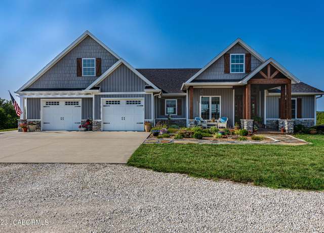 Property at 5207 Wade Rd, Jefferson City, MO 65109, 3 beds, 2.5 baths