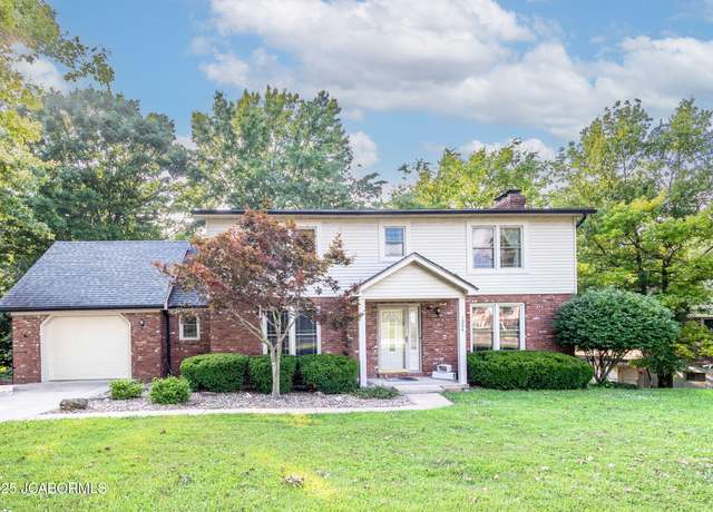 Property at 1004 Nelson Dr, Jefferson City, MO 65101, 4 beds, 3 baths
