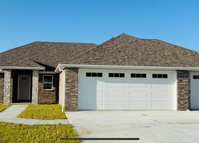 Property at 235 Rosewood Ct, Holts Summit, MO 65043, 3 beds, 2 baths